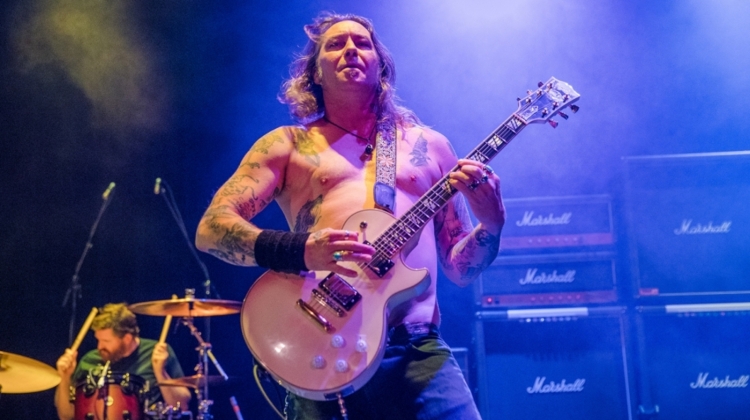 sleep matt pike live shirtless 1600x900